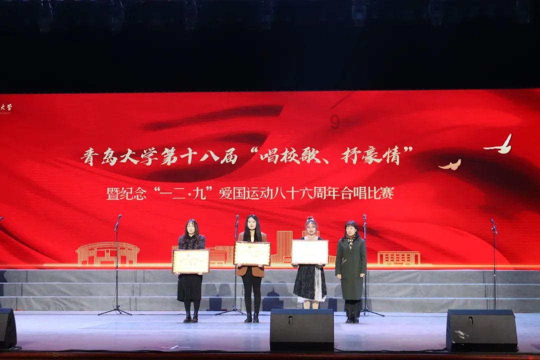 发现男友与他前任还有联系，我很生气，这段感情还要继续吗？为何？