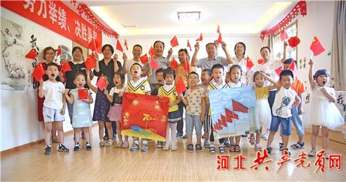 迷路的可爱男孩
